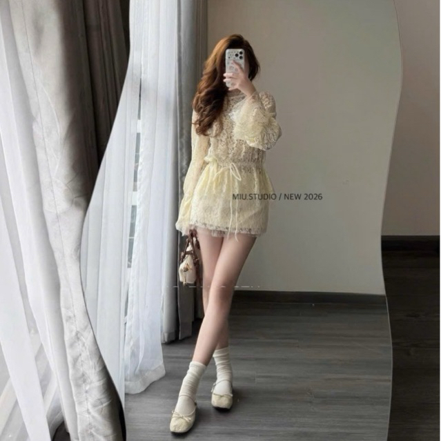 Set váy tiểu thư , Bán lẻ Áo nữ vintage cổ bèo dài tay chất liệu ren hoa nổi cao cấp kèm chân váy màu kem sang chảnh