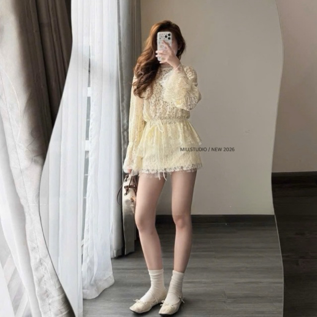 Set váy tiểu thư , Bán lẻ Áo nữ vintage cổ bèo dài tay chất liệu ren hoa nổi cao cấp kèm chân váy màu kem sang chảnh