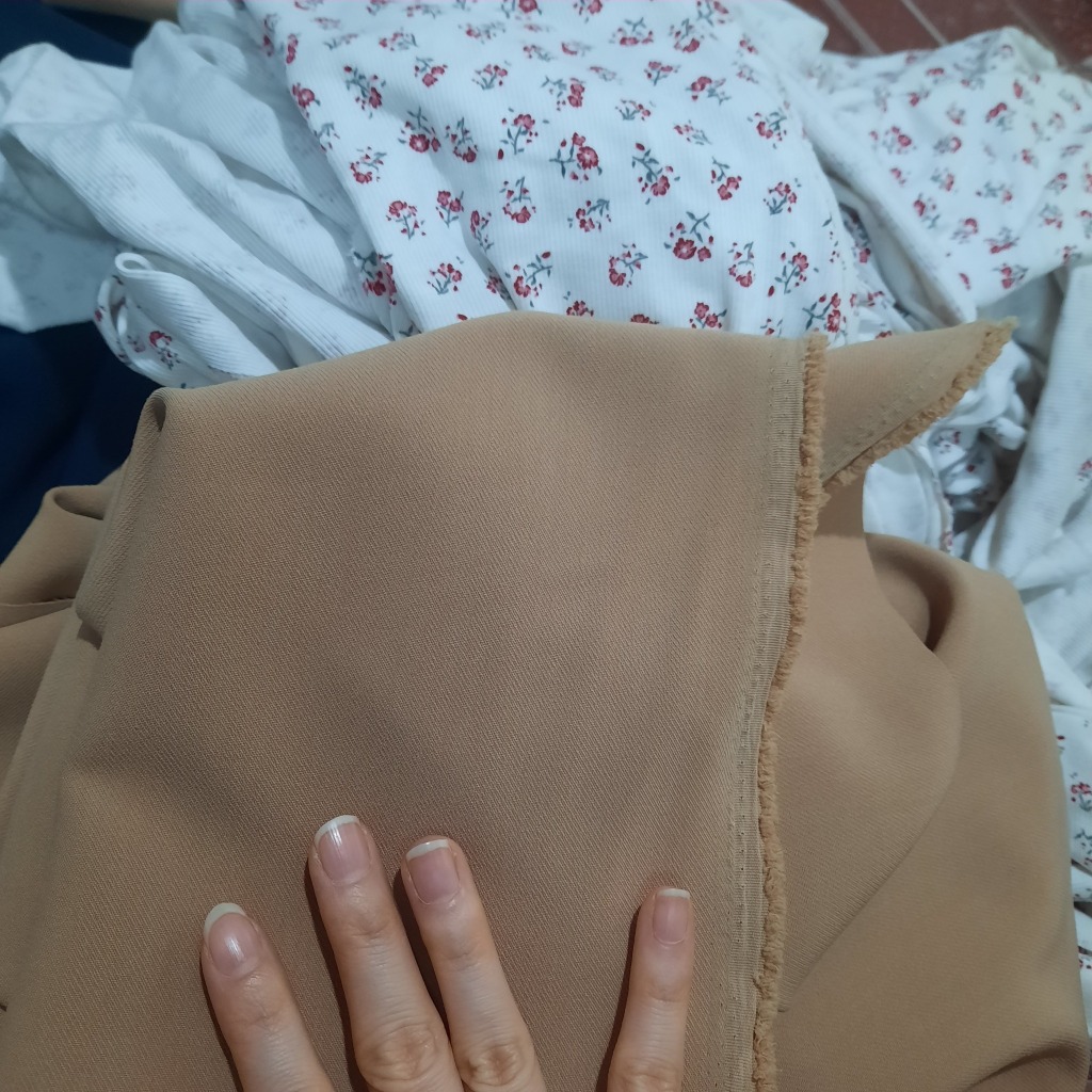 VẢI TUÝT SI MÀU NÂU BE - CHẤT ĐANH, DÀY DẶN, GIÃN 2 CHIỀU - MAY BỘ VEST, QUẦN TÂY, CHÂN VÁY...