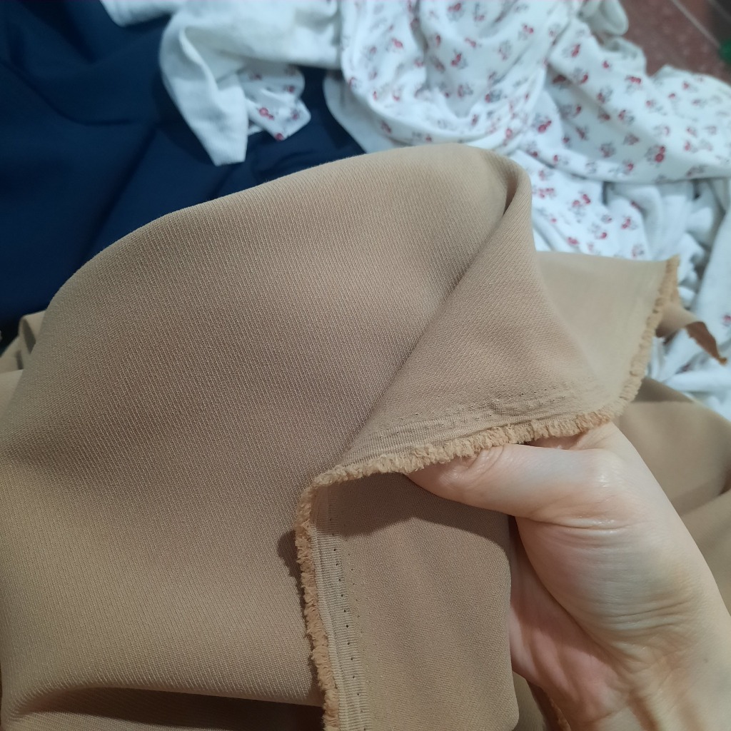 VẢI TUÝT SI MÀU NÂU BE - CHẤT ĐANH, DÀY DẶN, GIÃN 2 CHIỀU - MAY BỘ VEST, QUẦN TÂY, CHÂN VÁY...