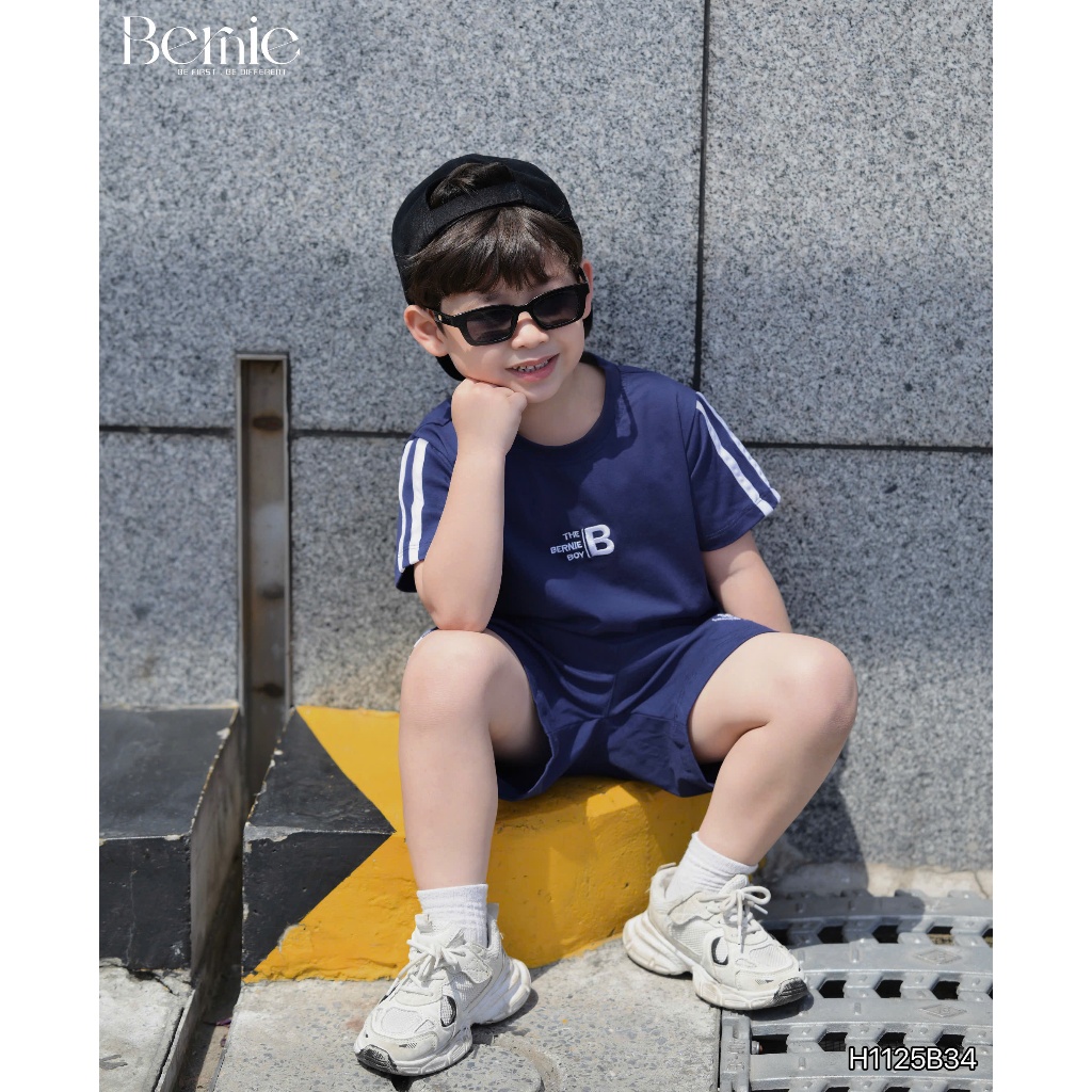 (Hãng Bernie)Bộ quần áo thể thao thêu chữ THE BERNIE BOY,chất cotton mềm mại thoáng mát ,phong cách thể thao năng động