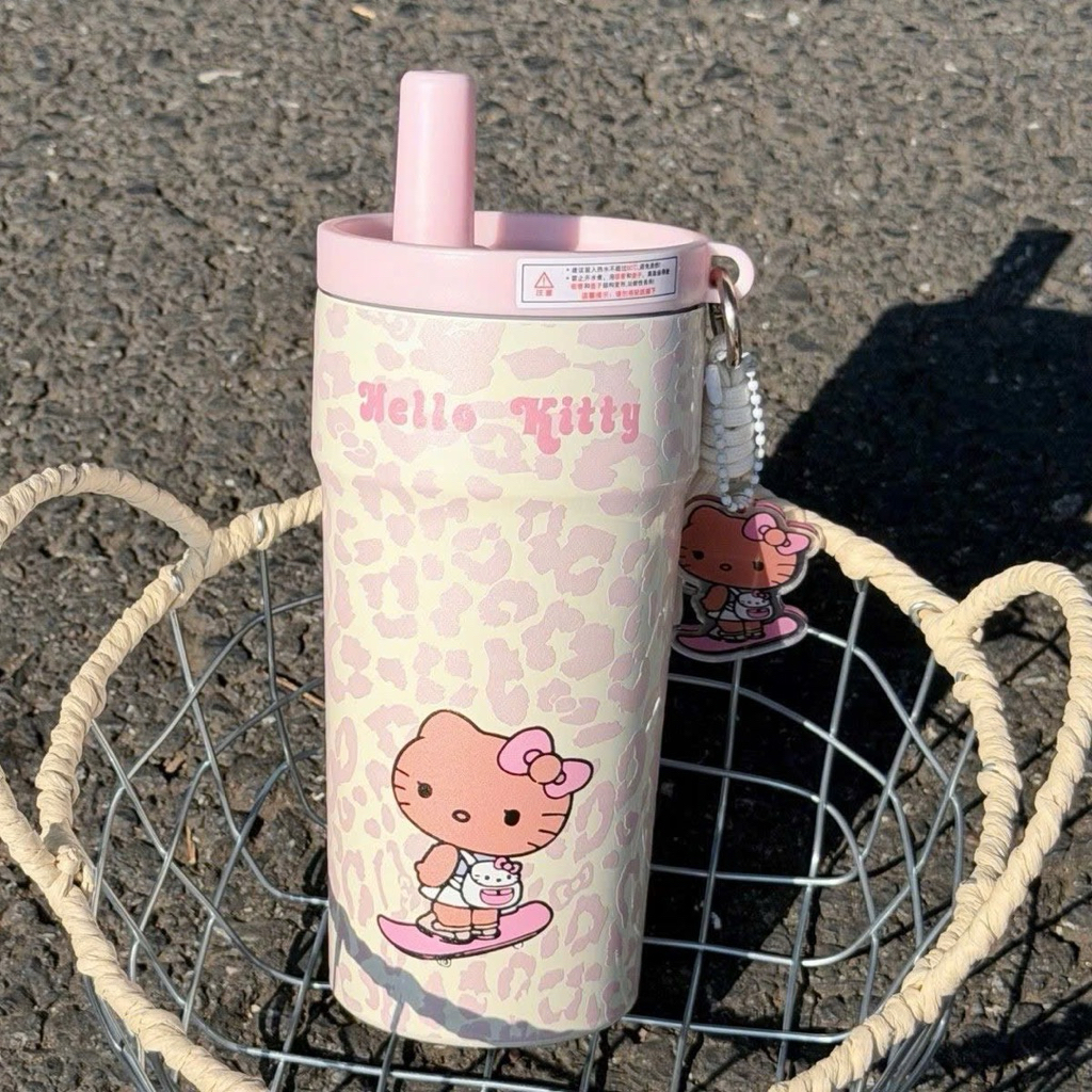 Bình nước hello kitty dung tích 500ml có lưới lọc trà