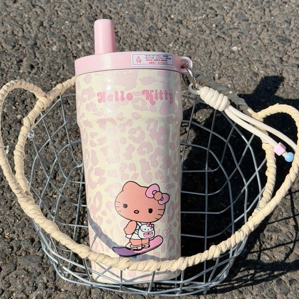 Bình nước hello kitty dung tích 500ml có lưới lọc trà