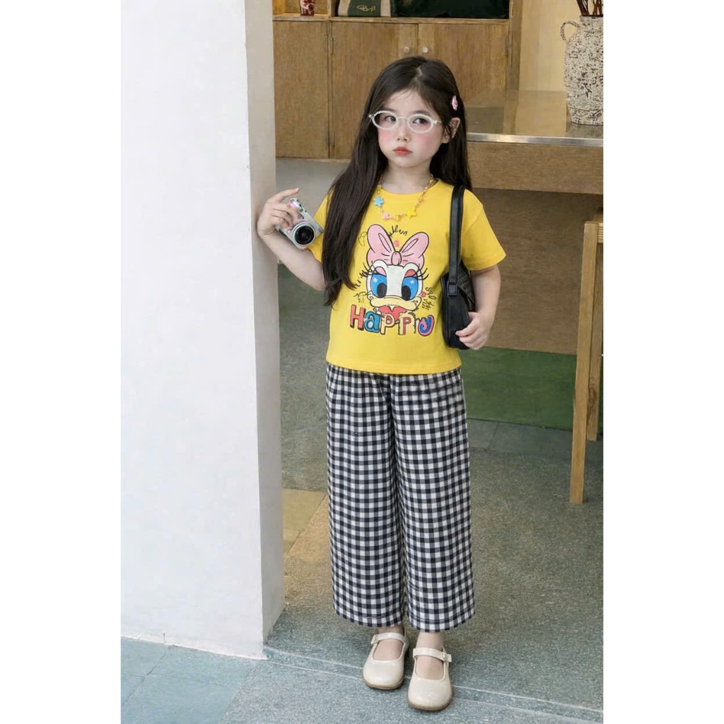 4-14 TUỔI.Bộ quần áo mùa hè bé gái,quần kẻ áo cộc tay in hình donal dễ thương chất vải cotton mềm mịn.M66