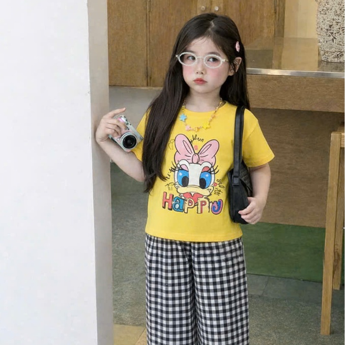 4-14 TUỔI.Bộ quần áo mùa hè bé gái,quần kẻ áo cộc tay in hình donal dễ thương chất vải cotton mềm mịn.M66