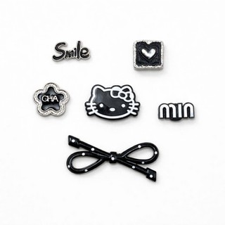 Set charm Hello Kitty 8 món Smile đen