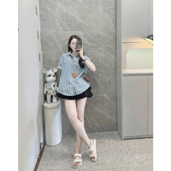 Áo sơ mi nữ, áo nữ DONNA HCOM26425 hoạ tiết kẻ sọc tay ngắn trẻ trung, dễ phối đồ