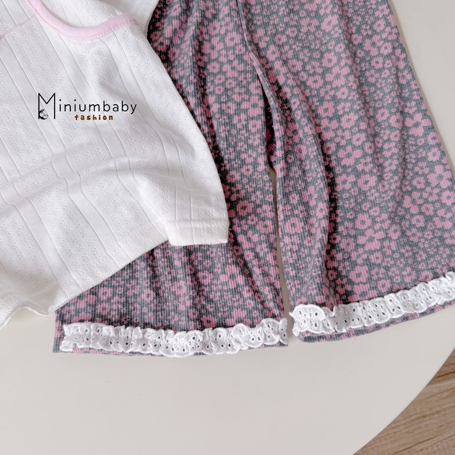Set bộ cộc tay bé gái Miniumbaby thiết kế điệu đà mix quần dáng lửng, chất cotton thoáng khí SB2549