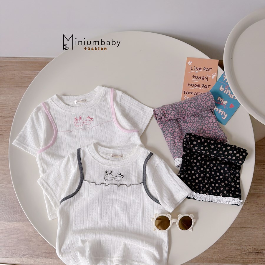 Set bộ cộc tay bé gái Miniumbaby thiết kế điệu đà mix quần dáng lửng, chất cotton thoáng khí SB2549