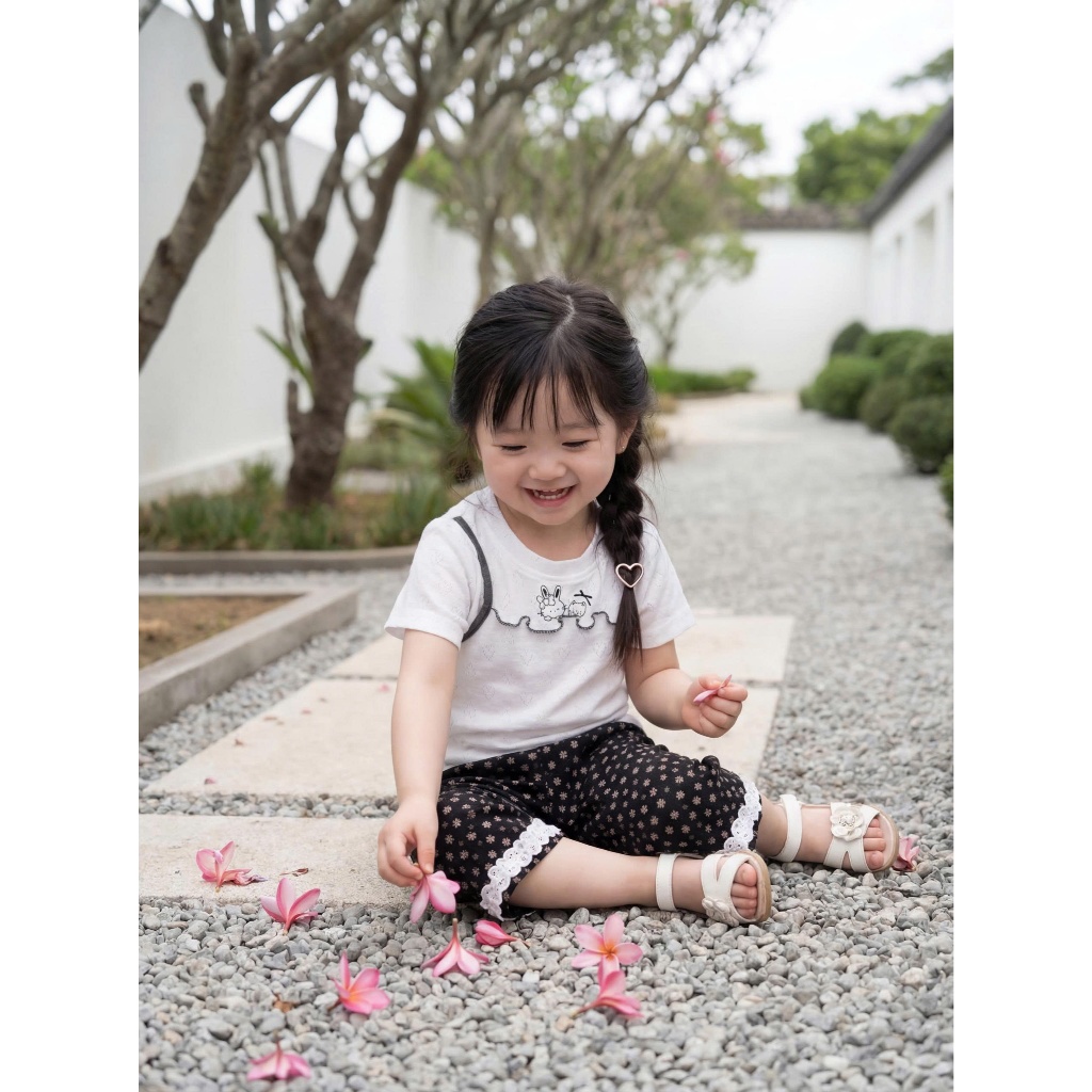 Set bộ cộc tay bé gái Miniumbaby thiết kế điệu đà mix quần dáng lửng, chất cotton thoáng khí SB2549