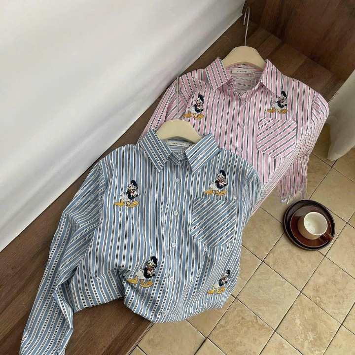 Áo sơ mi nữ, áo nữ DONNA HCOM25568 tay dài kẻ sọc hoạ tiết vịt donal xinh xắn, dễ phối đồ