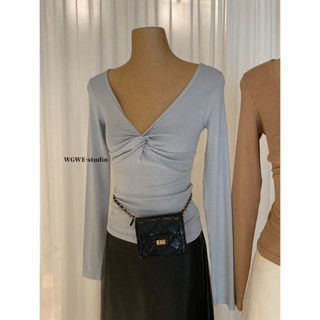 𝐏𝐡𝐢𝐞𝐧 𝐖𝐆𝐖𝐄 | (Sẵn) w8415 Áo Thun Co Dãn Mỏng Nhẹ Không Lộ Soắn Ngực Cổ V Dài Tay