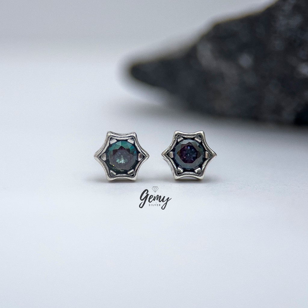Khuyên tai thanh thẳng nam bạc nguyên chất đính đá màu lam lục giác siêu chất (1 chiếc) KN137 | GEMY SILVER
