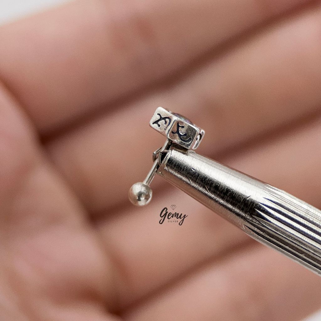 Khuyên tai thanh thẳng nam bạc nguyên chất đính đá màu lam lục giác siêu chất (1 chiếc) KN137 | GEMY SILVER