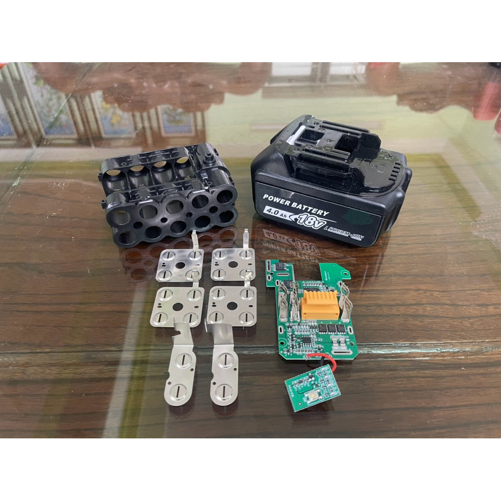 Vỏ mạch pin makita 18V 10cell mạch nhận sạc zin , có đèn led báo pin