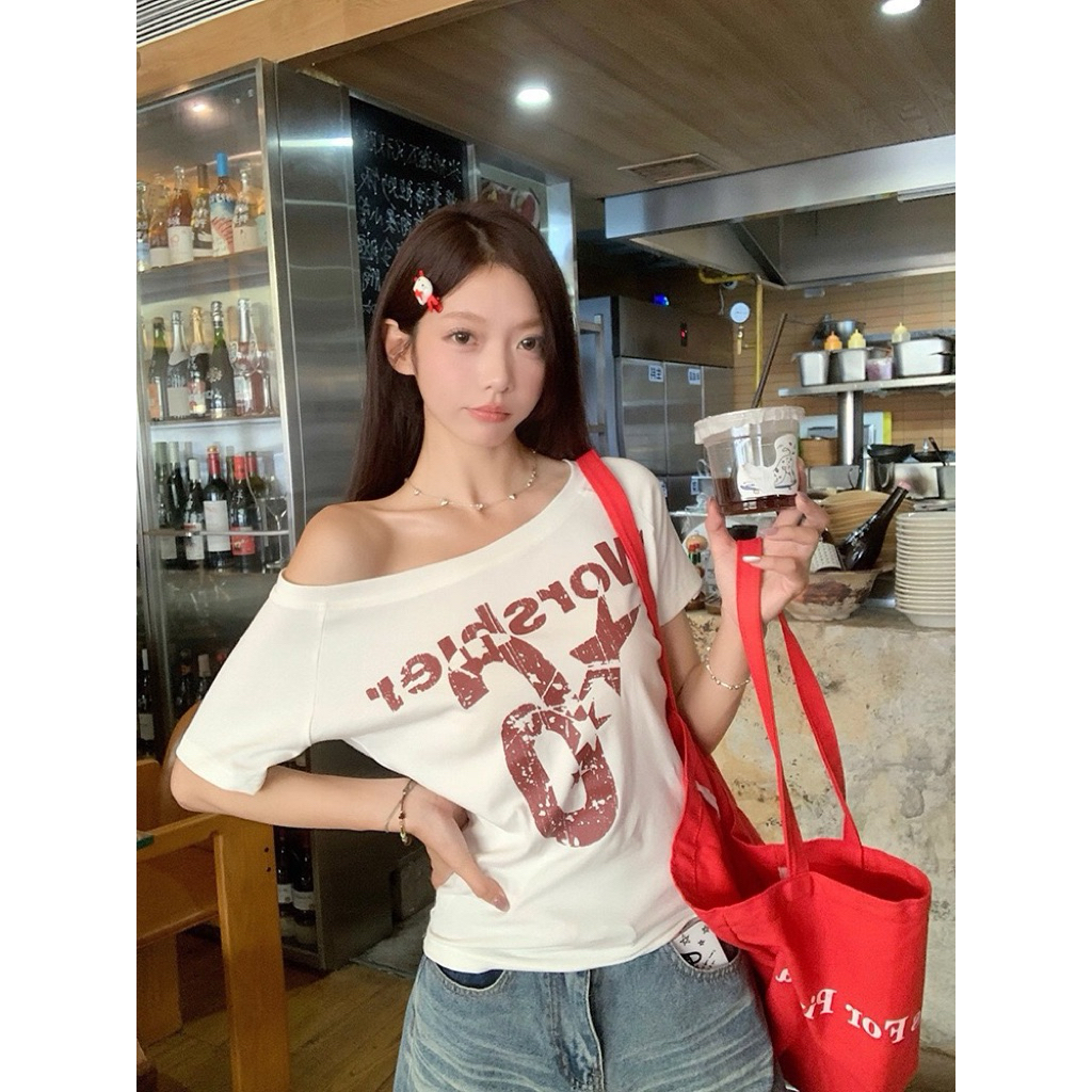 Áo Thun Nữ Lệch Vai In Chữ Thời Trang