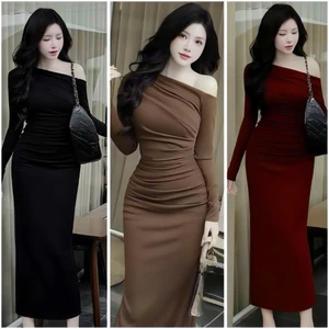 Đầm ôm tay dài lệch vai nhúng hông,dáng dài ôm,chất thun Ladong(màu Đỏ ĐÔ SÁNG)