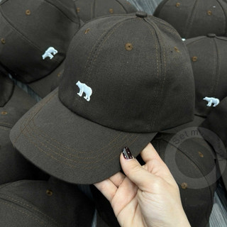 Set Mũ Lưỡi Trai Thêu Gấu Nâu Mocha + Kính Mát Bầu Dục Retro – Combo Mũ Kính Unisex Chuẩn Style Hàn Quốc Hot Trend 2026