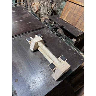 PARALLETTES GỖ - DỤNG CỤ HÍT ĐẤT, CHỐNG ĐẨY BẰNG GỖ TỰ NHIÊN CÓ ĐẾ CHỐNG TRƯỢT , Khoét Chân