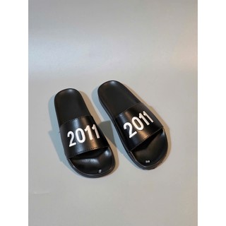 Dép năm sinh 2007,2008,2009,2010,2011,2012,2013, 2014 dép lê nam nữ quai da số thêu hot trend