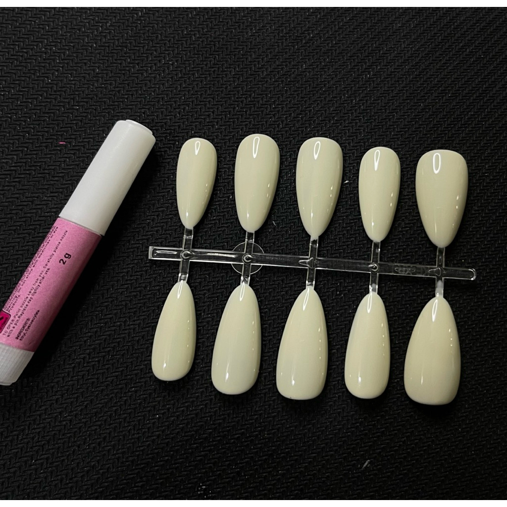 nailbox móng tay giả trắng sữa nguyên cành