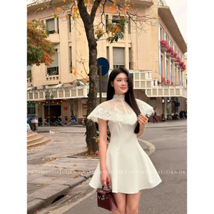 Đầm 2 dây xoè phủ vai ren