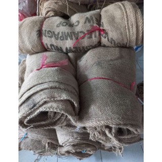 Bao bố (tải đay) cũ, loại mỏng lành (rách lỗ nhỏ),khổ 70x110cm,1 cuộn = 10 cái,dùng đựng hàng,quấn cây,trãi sàn bê tông