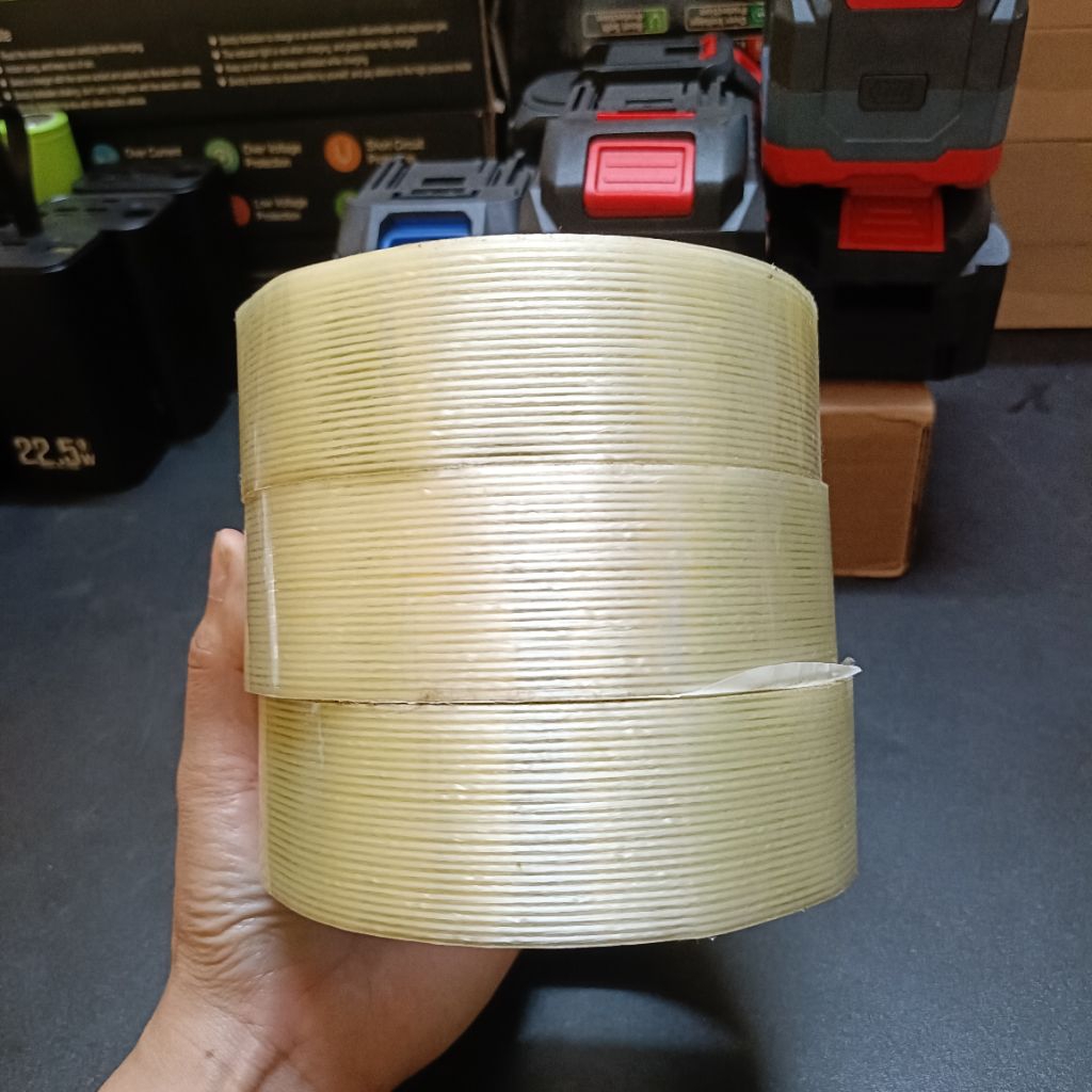 1 Cuộn băng keo sợi thủy tinh, rộng 4cm, dài 50 mét, lõi siêu mỏng
