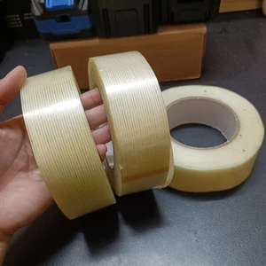 1 Cuộn băng keo sợi thủy tinh, rộng 4cm, dài 50 mét, lõi siêu mỏng