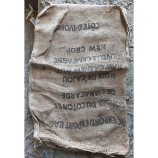 Bao bố (tải đay) cũ, loại mỏng lành (rách lỗ nhỏ),khổ 70x110cm,1 cuộn = 10 cái,dùng đựng hàng,quấn cây,trãi sàn bê tông