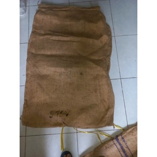 Bao bố (tải đay) cũ, loại mỏng lành (rách lỗ nhỏ),khổ 70x110cm,1 cuộn = 10 cái,dùng đựng hàng,quấn cây,trãi sàn bê tông
