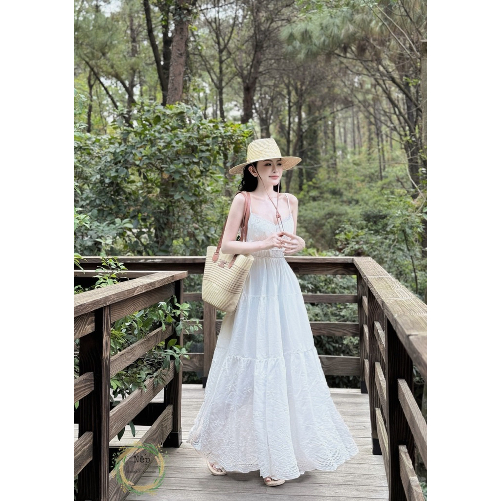 Đầm 2 dây maxi thô dập ren