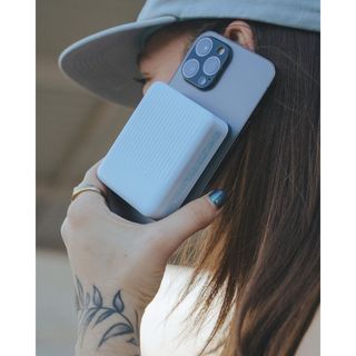 Cục Sạc DP không dây Momax Q.Mag Minimal 2 10000mah – IP123 Sạc Từ Tính 15W / TypeC PD 20W, Có 3C, Thiết kế nhỏ gọn