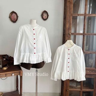 VMY Studio - Áo sơ mi trắng cổ trụ cúc tim đỏ túi ngực ren đuôi xòe tiểu thư xinh xắn trẻ trung nữ