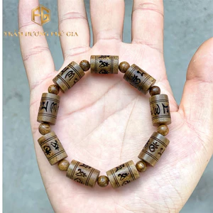 Vòng Trầm Hương Phong Thuỷ Khắc Chú May Mắn Bình An