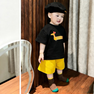 Set áo phông mix quần short vàng form dáng đẹp cho bé