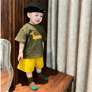 Set áo phông mix quần short vàng form dáng đẹp cho bé