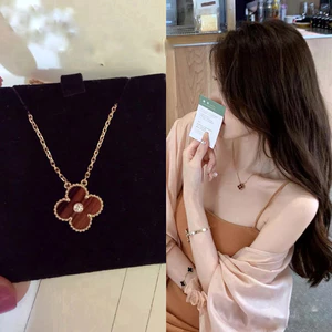 Dây chuyền cao cấp mặt hoa chất liệu đồng trắng si kim độ bền cao