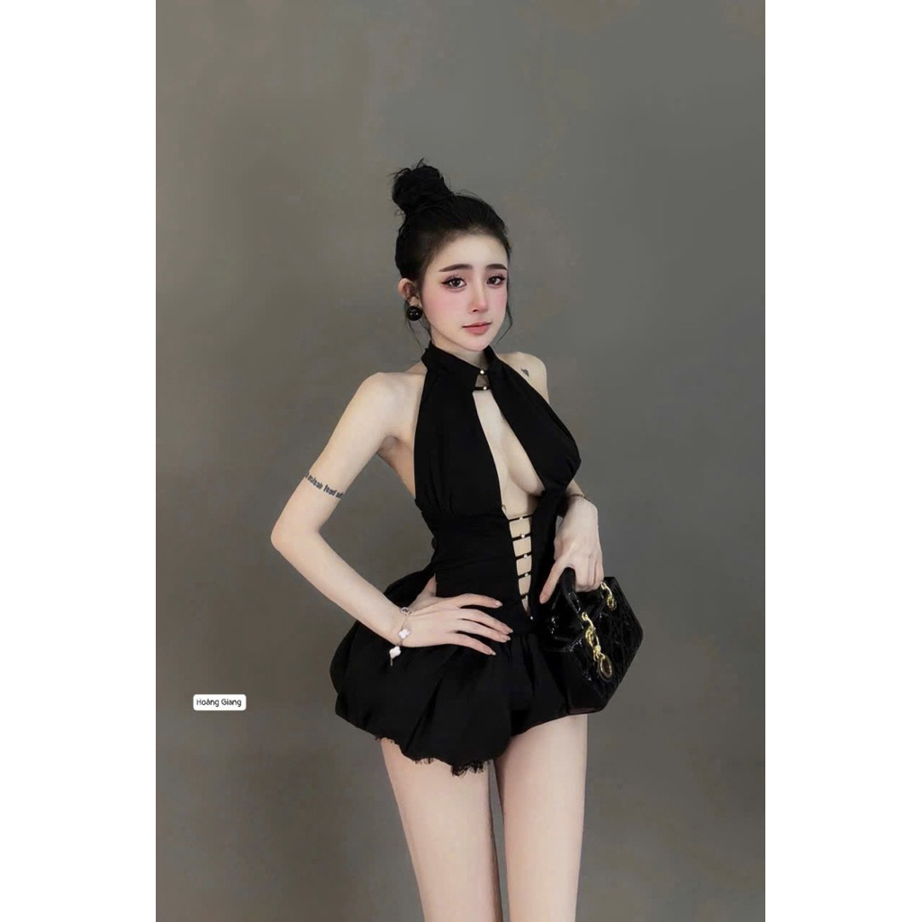 Set áo yếm hở lưng khoét ngực chân váy bồng xinh