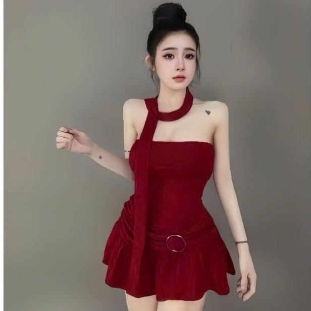 Đầm cúp có mút,nhúng hông có khoen tròn,kèm dây choàng trẻ trung thời trang