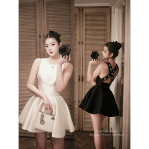 Đầm Nữ Chất Taffa Dáng Xòe Lưng Hở Chữ X Đính Hoa Thanh Lịch