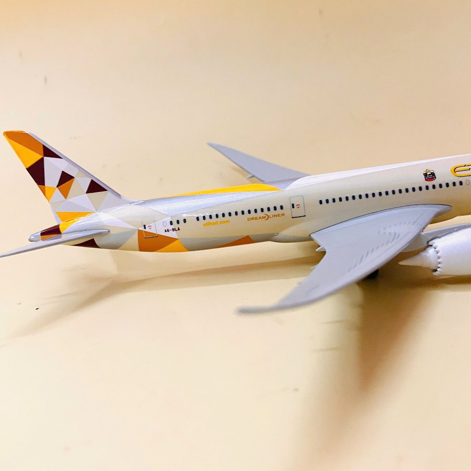 Máy Bay Hãng hàng không United Arab Emirates "Etihad Airways" Boeing 787 Dreamliner Tỉ Lệ 1:400 | Display Airplane Model