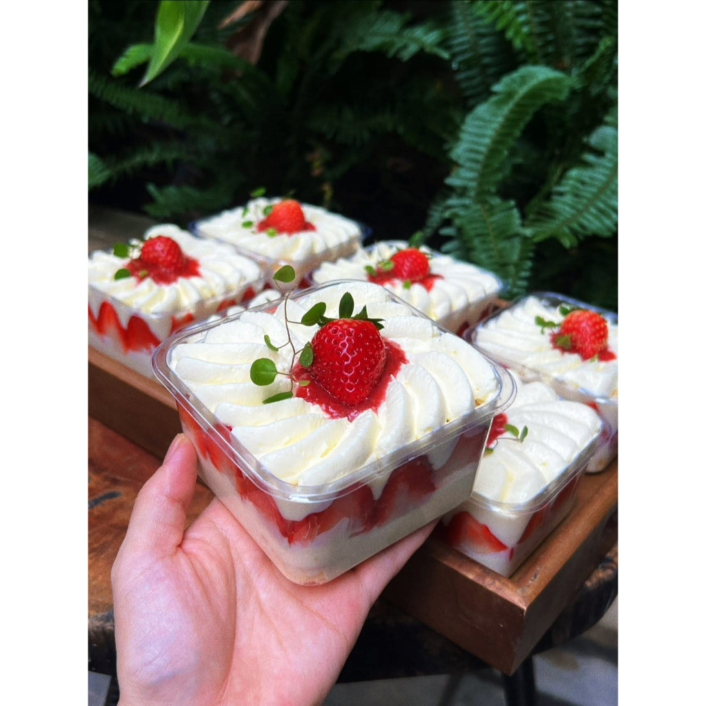 Combo 50 Hộp Nhựa Vuông Trong Suốt 400ml – Đựng Bánh Lạnh, Tiramisu, Mousse, Panna Cotta [JLH10-6]