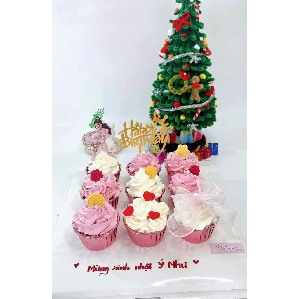 Set 50 cái cốc viền cupcake nhôm màu vàng bạc hồng dùng để đựng bánh cupcake mini