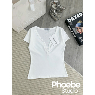 Áo Thun Cổ V Tay Ngắn Đính Nút - Phoebe Studio [MH26AO336]