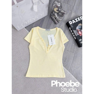 Áo Thun Cổ V Tay Ngắn Đính Nút - Phoebe Studio [MH26AO336]