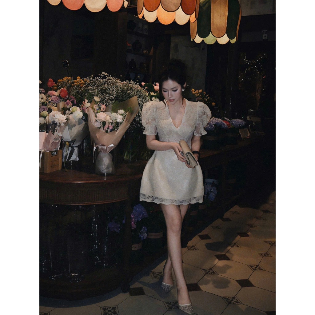 ZIMM STORE-Đầm ren công chúa cổ V tay bồng thiết kế trẻ trung sang trọng