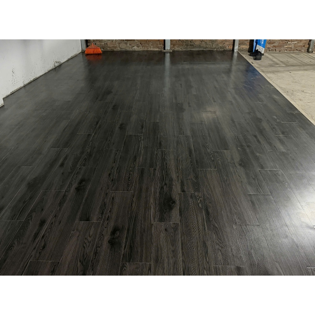 COMBO 10M2 = 72 Tấm sàn nhựa giả gỗ sẵn keo