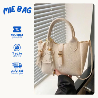 Túi xách nữ cầm tay đeo chéo chất liệu da PU kèm móc khóc gấu xinh xắn MIE BAG