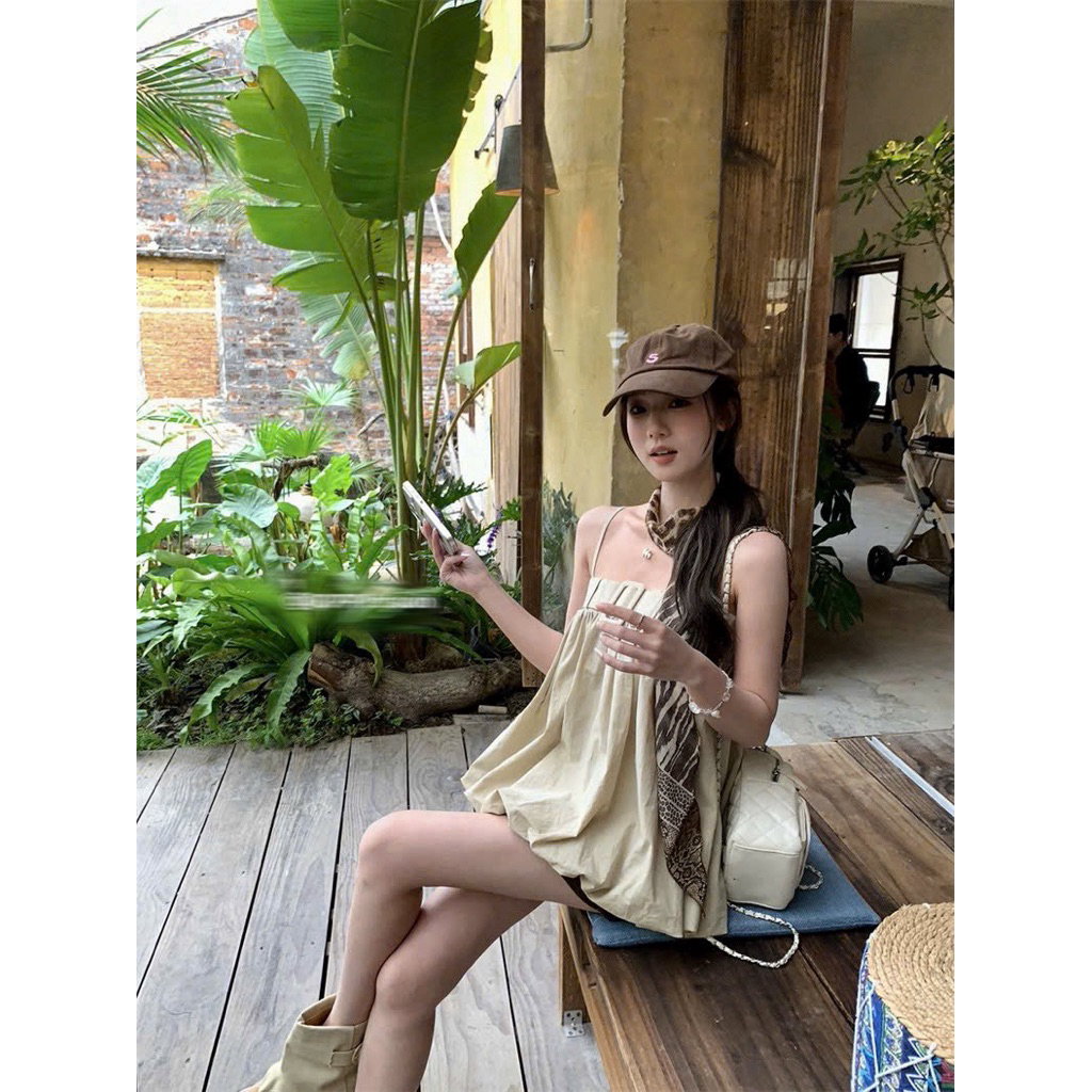 Áo 2 dây đai ngực thô bí phồng